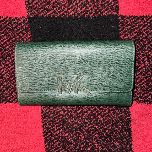 michael kors wallet - Picture 2 of 11